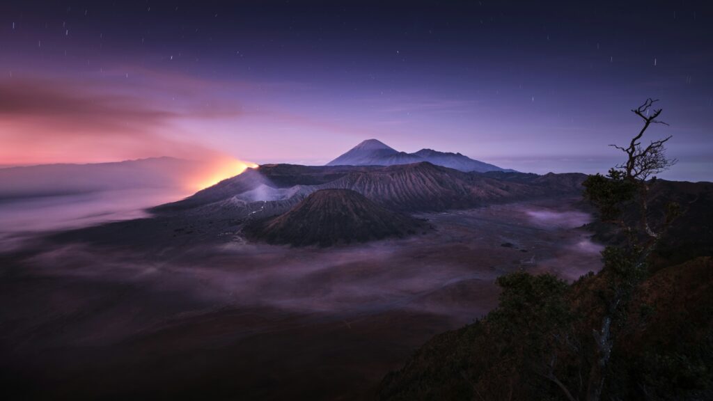 Anochece en el volcán Bromo Indonesia