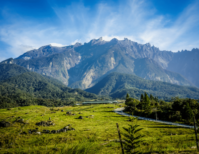 Sabah con el monte Kinabalu al amanecer naturaleza