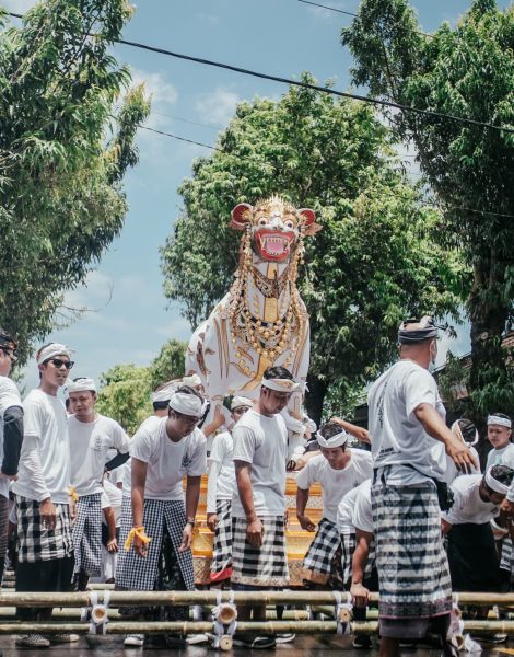 TRADICIONES DE BALI PROCESIÓN